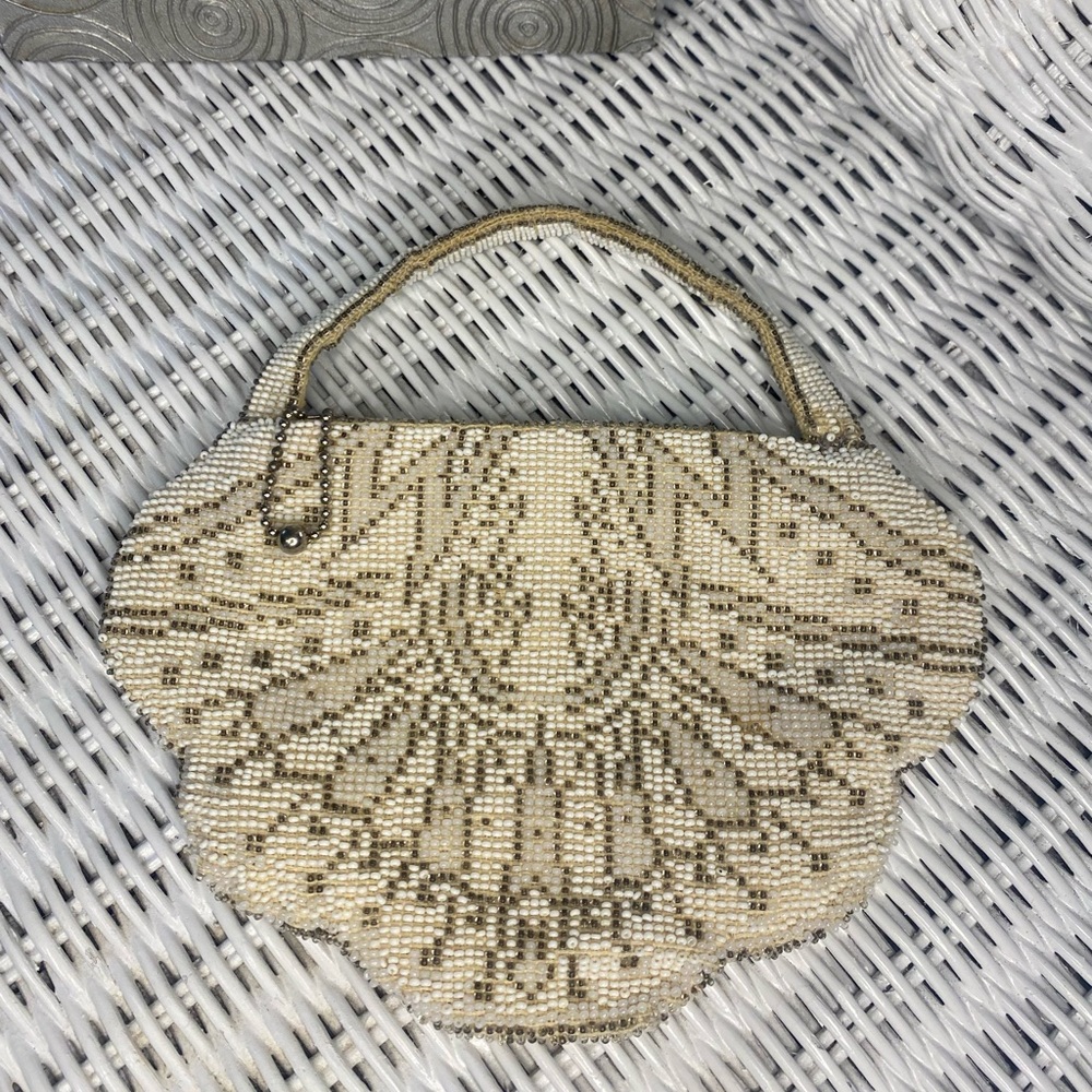 Vintage beaded small purse.